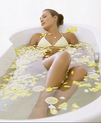 Прийняття ванни для жіночого здоров'я. Рецепти домашніх ванн для тіла. Теплі, холодні ванни для тіла