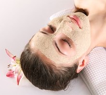 Відбілюючі маски для обличчя в домашніх умовах